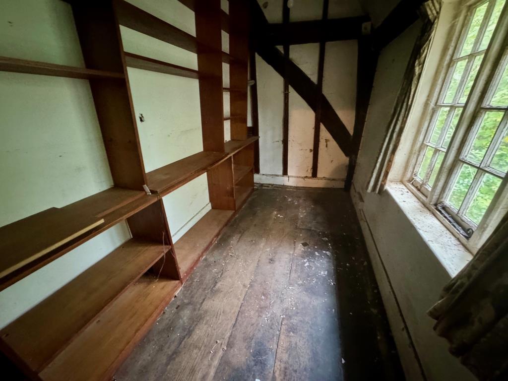 Lot: 132 - DETACHED PERIOD HOUSE FOR IMPROVEMENT - Bedroom 3